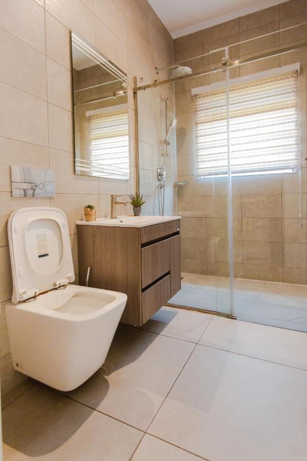 Accra Luxury Apartments @ Pine Court Ngoại thất bức ảnh